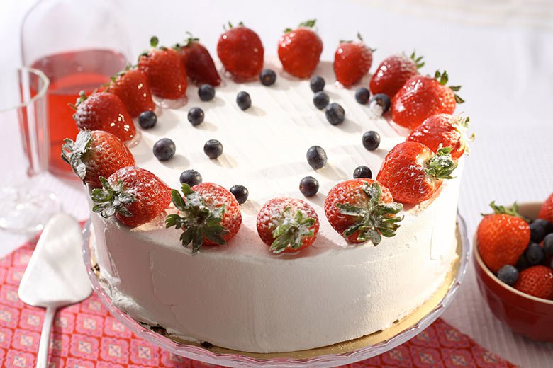 Strawberry & yoghurt cake