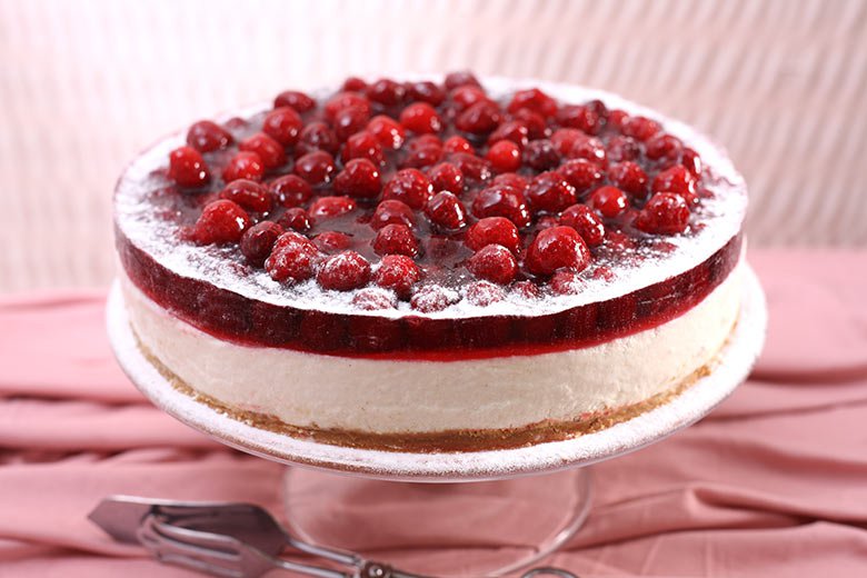 Cream cake with raspberries LIGHT
